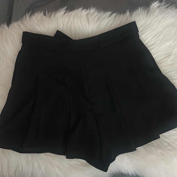 Aritzia Sunday Best Westley Skort 🌸 - Picture 3 of 4